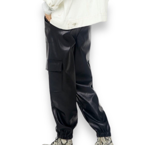 TOPSHOP Black Faux Leather Cargo Joggers | EUC Size 14 - Picture 2 of 13